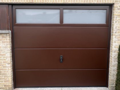 Sectionale garagepoort met sectionale garagepoorten, hand, RAL 8017, V-line niet geprofileerd glad, glaspaneel