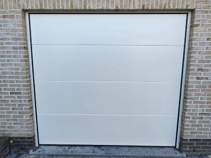 Sectionale garagepoort met sectionale garagepoorten, motor, RAL 9001, V-line niet geprofileerd glad