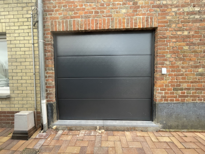 Sectionale garagepoort met sectionale garagepoorten, V-line niet geprofileerd glad, hand, RAL 7016, codeklavier